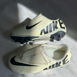 Nike Butter Yellow Kids Slip-On Soccer Cleats